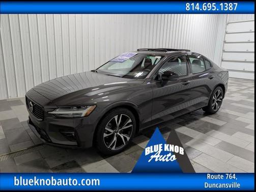 2024 Volvo S60 B5 Core Dark Theme