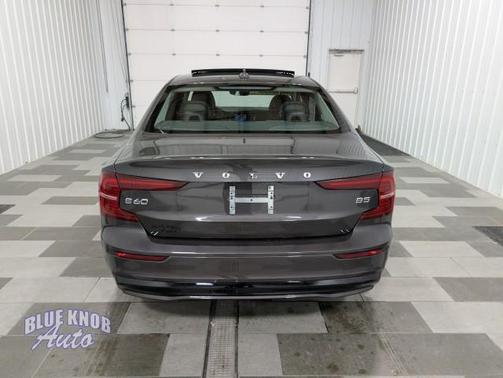 2024 Volvo S60 B5 Core Dark Theme