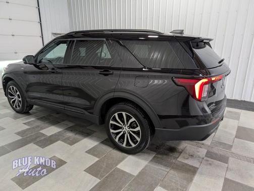 Agate Black Metallic 2025 Ford Explorer ST-Line
