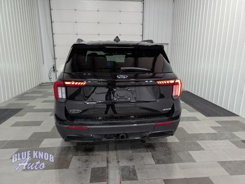 Agate Black Metallic 2025 Ford Explorer ST-Line