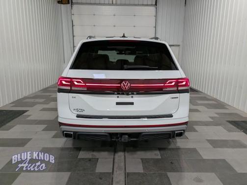 2024 Volkswagen Atlas 2.0T SE w/Technology 4MOTION