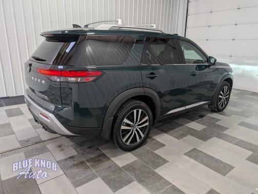 Obsidian Green Pearl 2024 Nissan Pathfinder Platinum 4WD