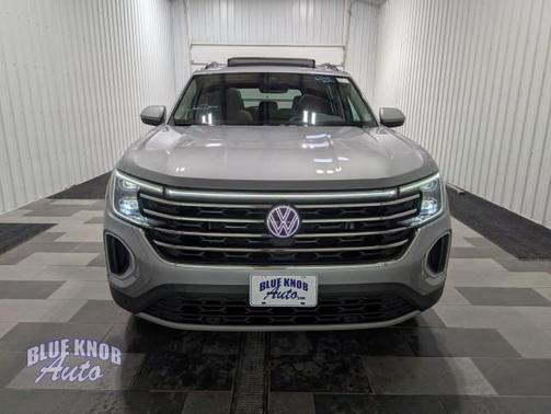 Silver Mist Metallic 2024 Volkswagen Atlas 2.0T SE w/Technology 4MOTION