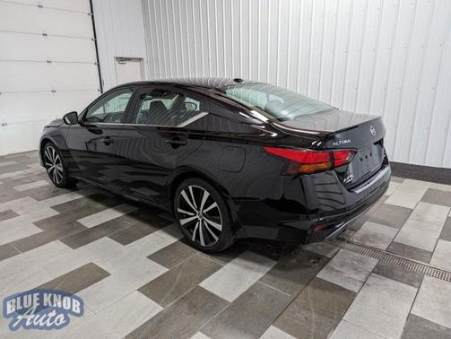 2022 Nissan Altima SR VC-Turbo FWD