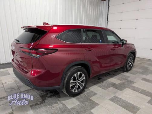 2025 Toyota Highlander XLE