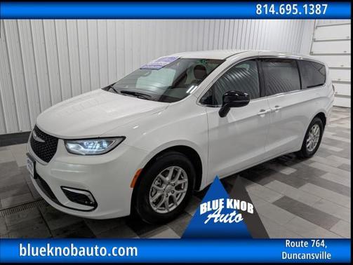 Bright White Clearcoat 2025 Chrysler Pacifica L