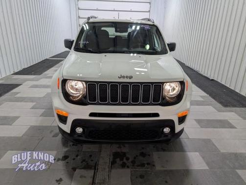 Alpine White Clearcoat 2022 Jeep Renegade Latitude