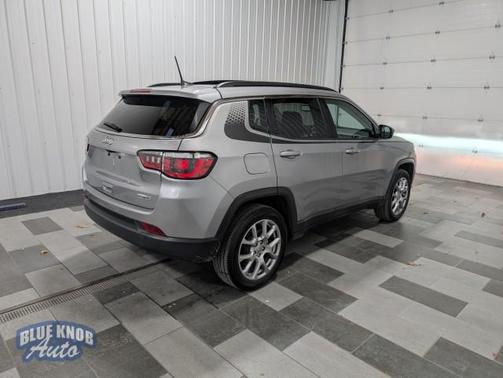 2022 Jeep Compass Latitude Lux