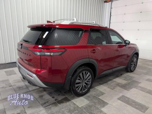 2023 Nissan Pathfinder SL 4WD