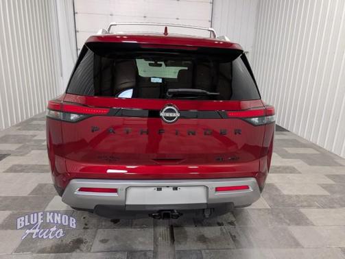 2023 Nissan Pathfinder SL 4WD