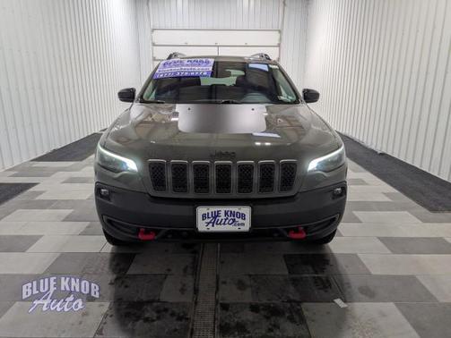Sting-Gray Clearcoat 2022 Jeep Cherokee Trailhawk