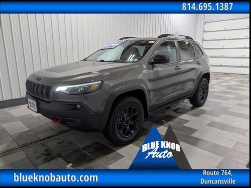 Sting-Gray Clearcoat 2022 Jeep Cherokee Trailhawk
