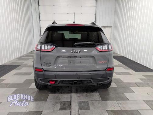 Sting-Gray Clearcoat 2022 Jeep Cherokee Trailhawk