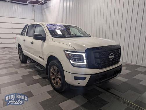 2024 Nissan Titan SV