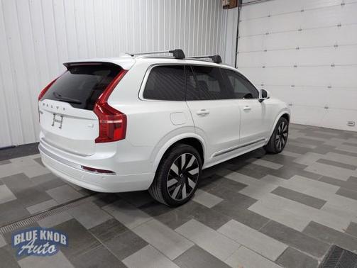 2023 Volvo XC90 Recharge Plug-In Hybrid T8 Ultimate Bright Theme 7-Seater