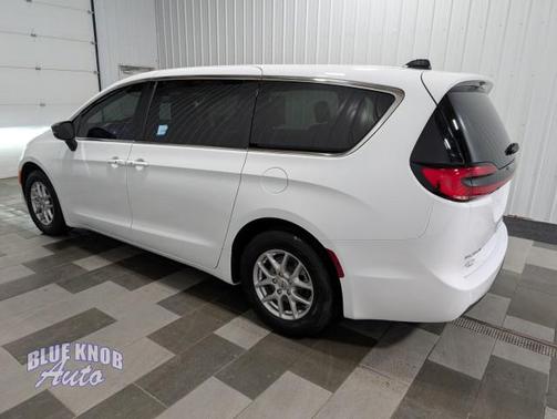 2025 Chrysler Pacifica L