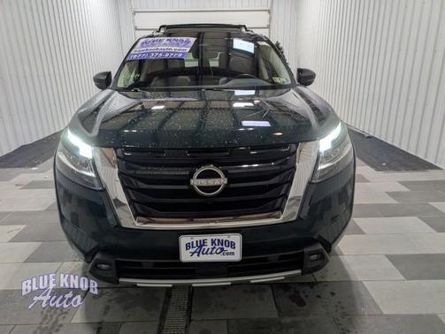 2023 Nissan Pathfinder SL 4WD