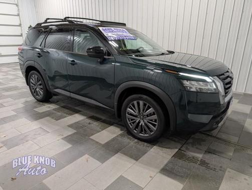 2023 Nissan Pathfinder SL 4WD