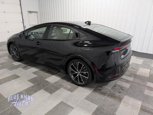 2025 Toyota Prius XLE