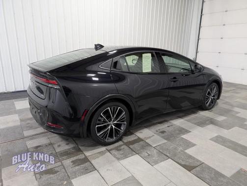 2025 Toyota Prius XLE