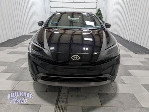 2025 Toyota Prius XLE