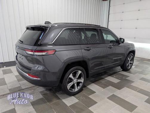Baltic Gray Metallic Clearcoat 2023 Jeep Grand Cherokee 4xe Base