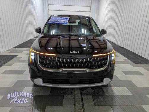 Aurora Black Pearl 2025 Kia Carnival LXS