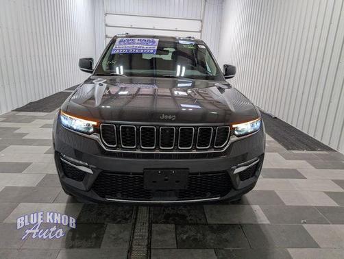 Baltic Gray Metallic Clearcoat 2023 Jeep Grand Cherokee Limited