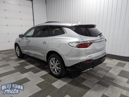 2022 Buick Enclave AWD Essence