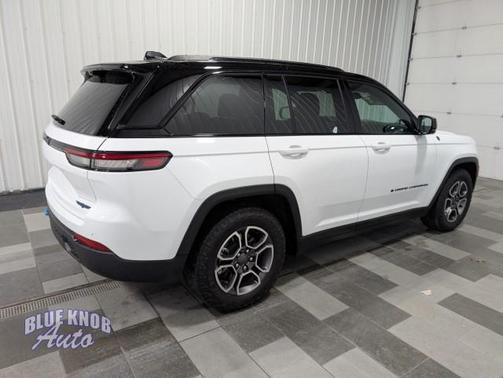 2022 Jeep Grand Cherokee 4xe Trailhawk