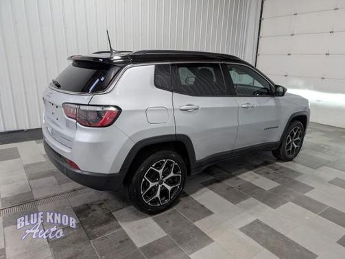Silver Zynith Metallic Clearcoat 2025 Jeep Compass Limited