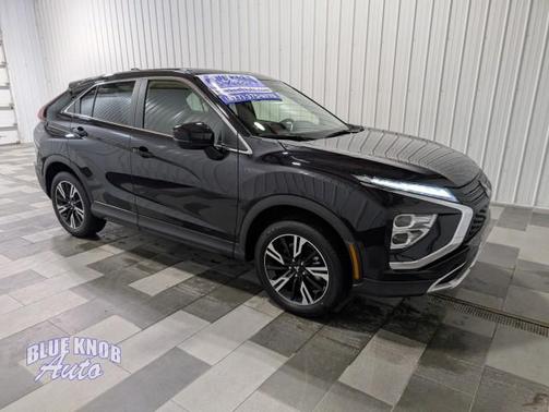 Labrador Black Pearl 2025 Mitsubishi Eclipse Cross SE