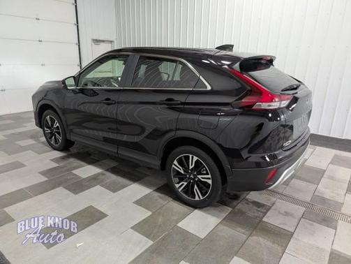 Labrador Black Pearl 2025 Mitsubishi Eclipse Cross SE