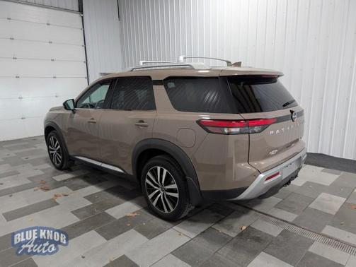 2025 Nissan Pathfinder Platinum 4WD