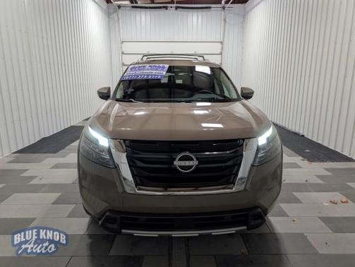 2025 Nissan Pathfinder Platinum 4WD