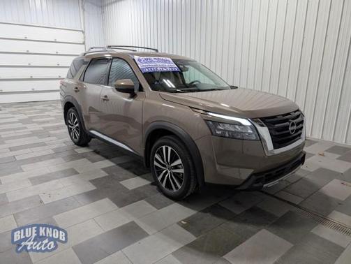 2025 Nissan Pathfinder Platinum 4WD