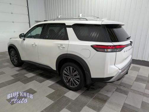 Pearl White Tricoat 2023 Nissan Pathfinder SL 4WD