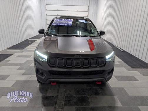 Granite Crystal Metallic Clearcoat 2022 Jeep Compass Trailhawk