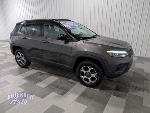 Granite Crystal Metallic Clearcoat 2022 Jeep Compass Trailhawk