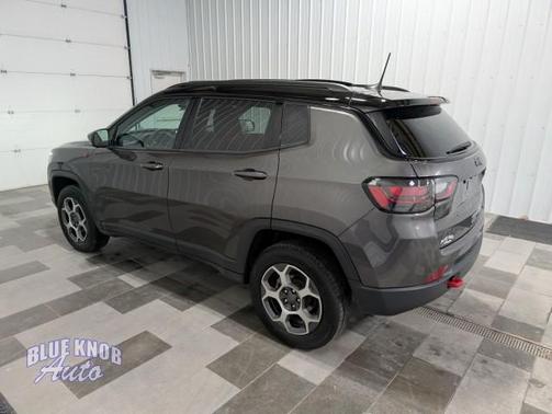 Granite Crystal Metallic Clearcoat 2022 Jeep Compass Trailhawk