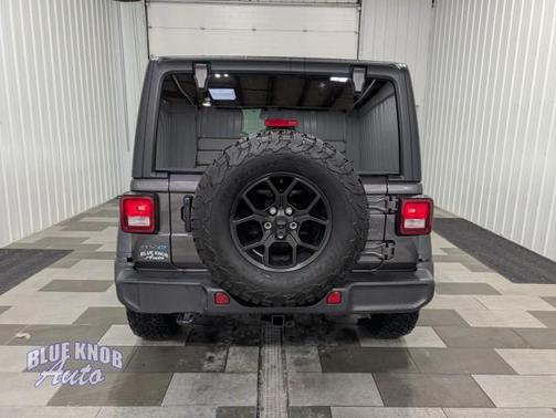 Granite Crystal Metallic Clearcoat 2025 Jeep Wrangler 4xe Willys