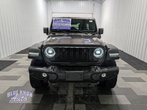 Granite Crystal Metallic Clearcoat 2025 Jeep Wrangler 4xe Willys