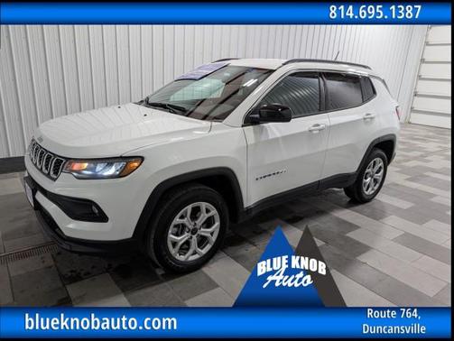 Bright White Clearcoat 2025 Jeep Compass Latitude