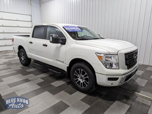 2024 Nissan Titan SV