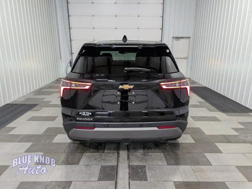 Mosaic Black Metallic 2025 Chevrolet Equinox 1LT