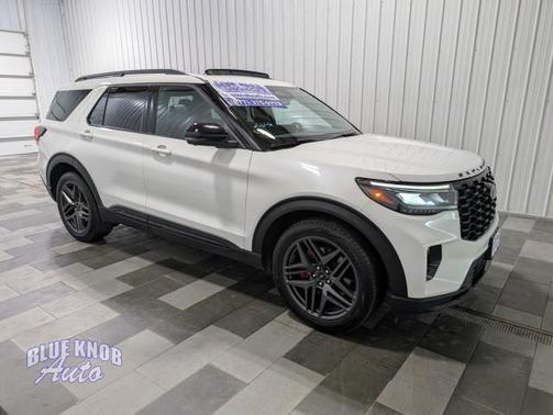 Star White Metallic Tri-Coat 2025 Ford Explorer ST