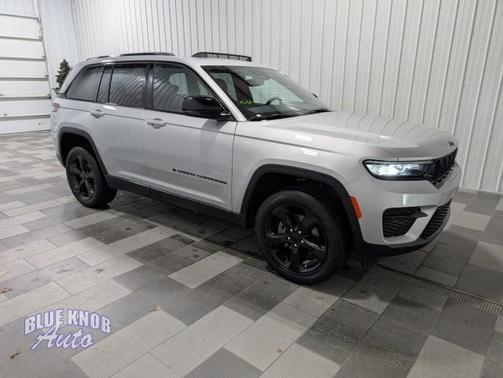 2022 Jeep Grand Cherokee Altitude