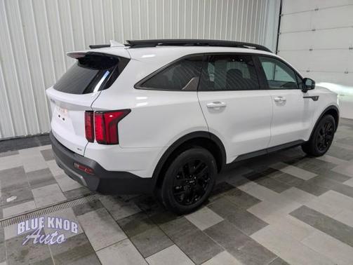 Glacial White Pearl 2023 Kia Sorento S