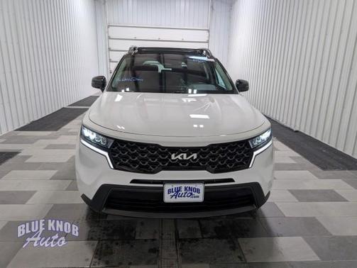 Glacial White Pearl 2023 Kia Sorento S