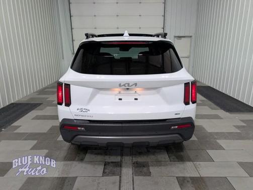 Glacial White Pearl 2023 Kia Sorento S